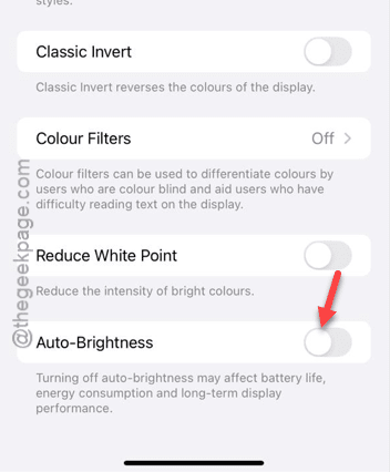 Auto Brightness Not Adjusting Properly on iPhone after iOS 26 update - Fix 2 auto off min